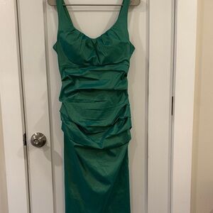 Elegant Green Signature By Sangria Sleeveless Dress